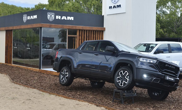 Entrada al Summer Car Show